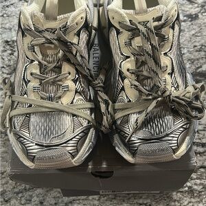 Balenciaga 3xl sneaker distressed white size 45, us 12
